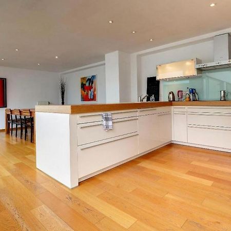 Down Town Spacious Duplex With Private Parking & Game Room Brussel Buitenkant foto