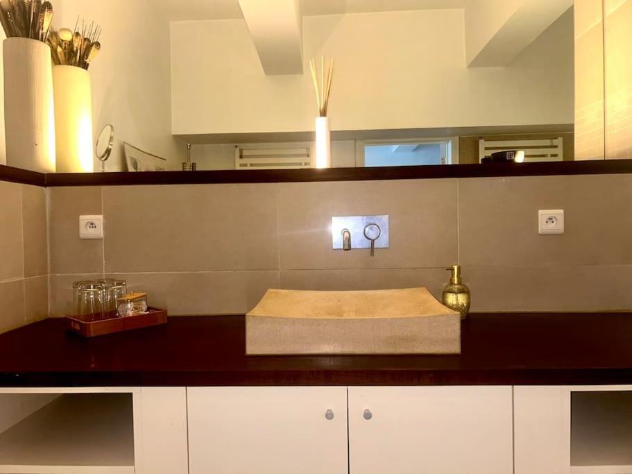 Down Town Spacious Duplex With Private Parking & Game Room Brussel Buitenkant foto