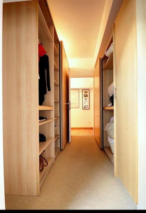 Down Town Spacious Duplex With Private Parking & Game Room Brussel Buitenkant foto