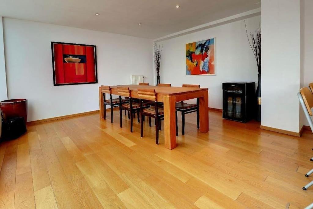 Down Town Spacious Duplex With Private Parking & Game Room Brussel Buitenkant foto