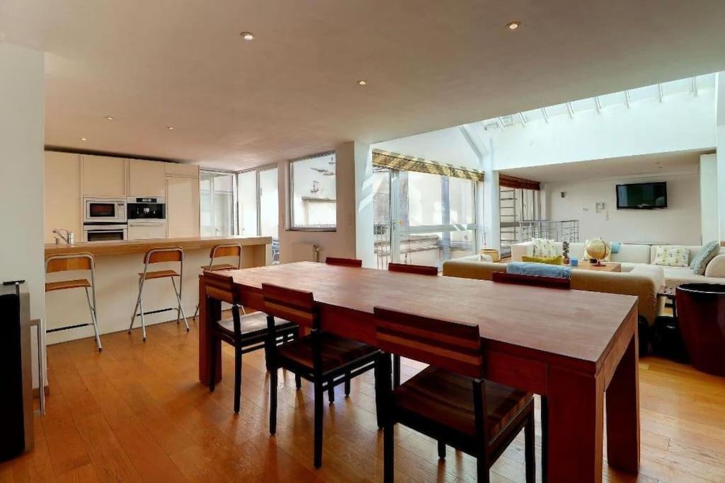 Down Town Spacious Duplex With Private Parking & Game Room Brussel Buitenkant foto