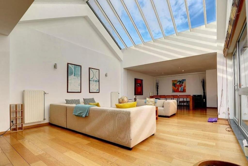 Down Town Spacious Duplex With Private Parking & Game Room Brussel Buitenkant foto